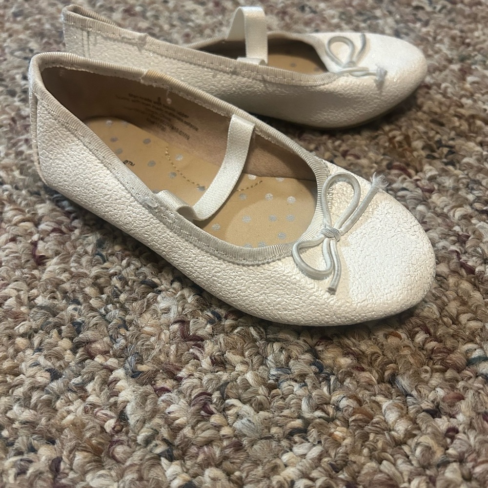 Cat & Jack Cream Girls' Ballet Flats with Bow